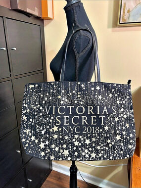 Victoria's Secret NYC 2018 Tote Star Print Tote Black & Gold
